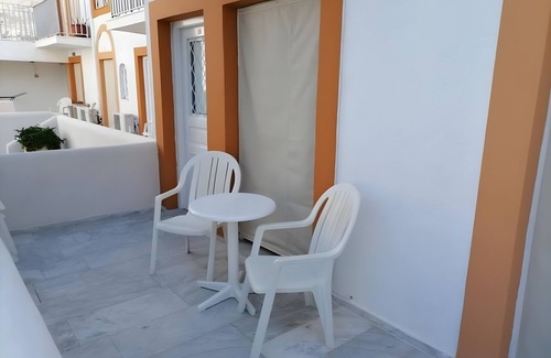 Kalymnos Town Apartment | Apartment 'Triple Room No 2' with Mountain View, Wi-Fi and Air Conditioning