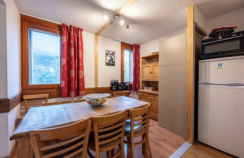 Les Granges Apartment | Apartment 'Valloire' with Mountain View, Private Terrace and Wi-Fi