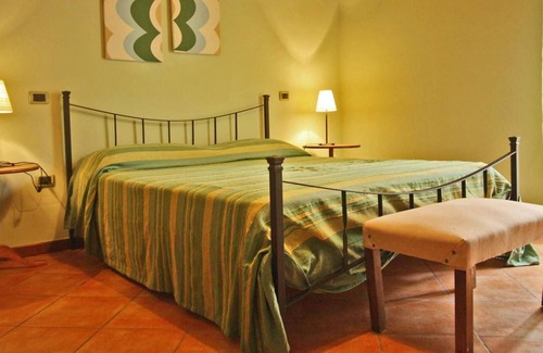 Cagli Apartment | Apartment Verde 5 - Two Bedroom Apartment, Sleeps 5