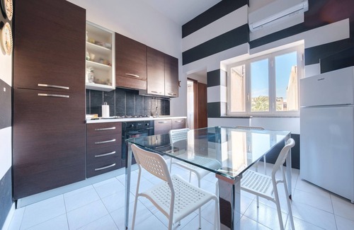 Milazzo Apartment | Apartment 'Via Medici' with Shared Terrace, Wi-Fi and Air Conditioning