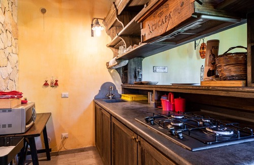 Piedimonte Etneo Apartment | Apartment "Villa Romeo with tree house" with Mountain View