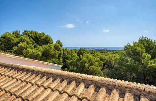 Coves Noves Apartment | Apartment 'Villa Orchidée - Coves Noves' with Sea View, Wi-Fi and Air Conditioning and terrace