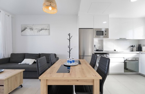 Rota Apartment | Apartment 'Villaflores Home By Staycare' with Private Pool, Wi-Fi and Air Conditioning