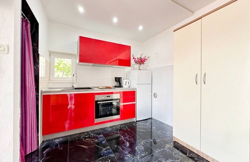 Municipality of Trogir Apartment | Apartment Vini - by the sea: A1(2+2) - Mastrinka, Island Ciovo, Croatia