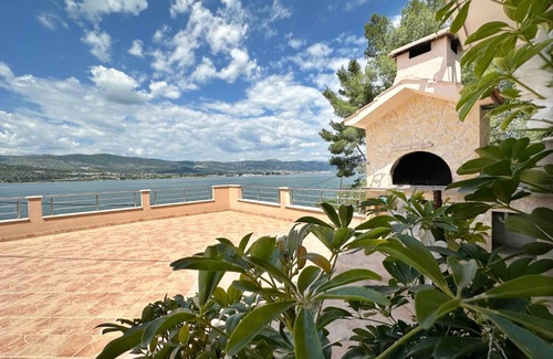 Municipality of Trogir Apartment | Apartment Vini - by the sea: A1(2+2) - Mastrinka, Island Ciovo, Croatia