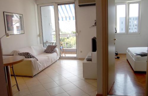 Split Apartment | Apartment Viola