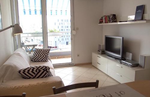 Split Apartment | Apartment Viola