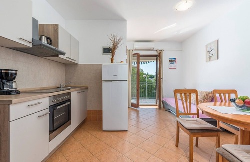 Funtana Apartment | Apartment Vitas II with Balcony