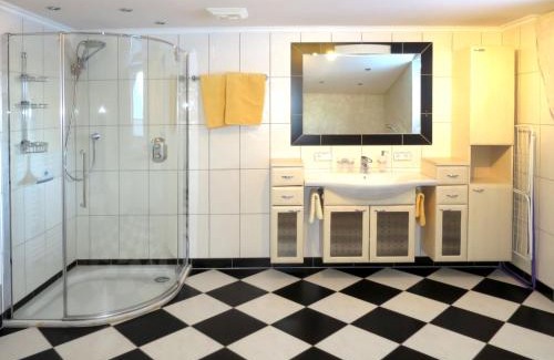 Hollersbach im Pinzgau Apartment | Apartment Weberbauer-3 by Interhome