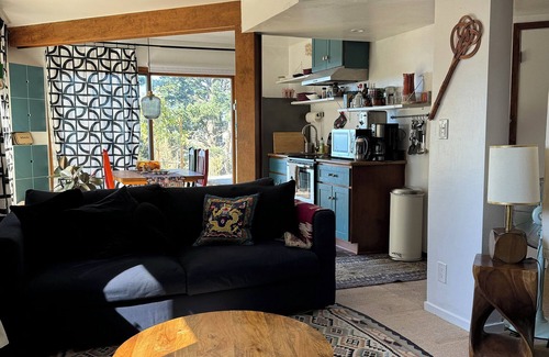 Redwood City Condo | Apartment w hot tub /forest & ocean view