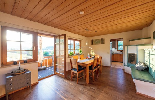 Lenzkirch Apartment | Apartment 'Wälderliebe' with Mountain View, Shared Garden and Wi-Fi