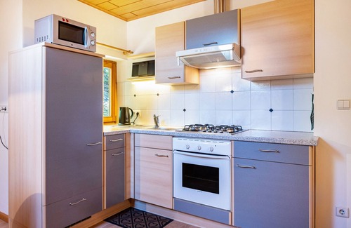 San Genesio Atesino Apartment | Apartment 'Weingartnerhof Calendula' with mountain view, shared terrace and Wi-Fi