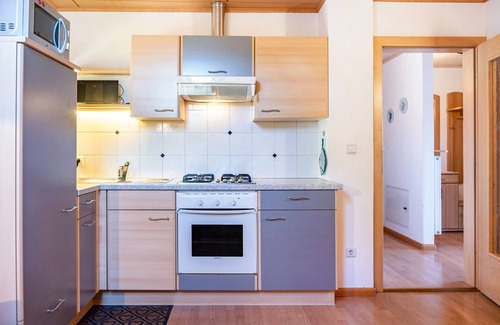 San Genesio Atesino Apartment | Apartment 'Weingartnerhof Calendula' with mountain view, shared terrace and Wi-Fi