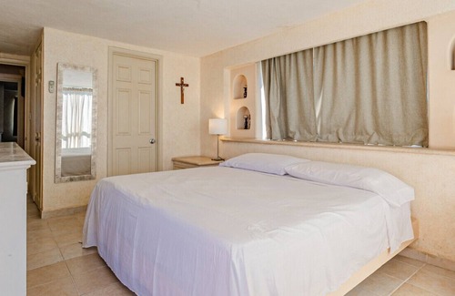 Club Deportivo Apartment | Apartment with Excellent Ocean View and Location!!!