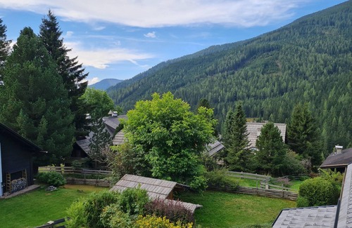 Bad Kleinkirchheim Ski Chalet | Apartment With Mountain Views