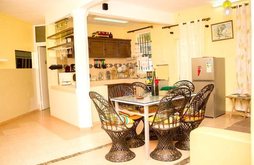 Pereybere Apartment | Apartment With 2 Bedrooms In Pereybere, With Shared Pool, Enclosed Garden And Wifi - 600 M From The Beach