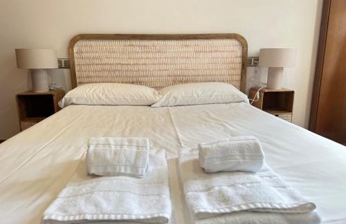 Maria Auxiliadora Apartment | Apartment with a balcony, downtown & free parking