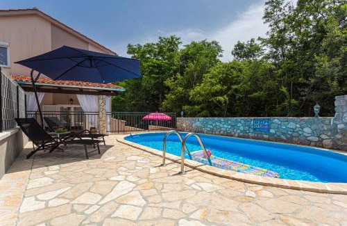 Dobrinj Apartment | Apartment With A Private Swimming Pool, Garden & BBQ