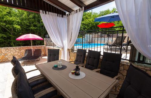 Dobrinj Apartment | Apartment With A Private Swimming Pool, Garden & BBQ