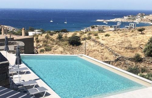 Koundouros Apartment | Apartment with a sea view and swimming pool, in the area of Koundouros