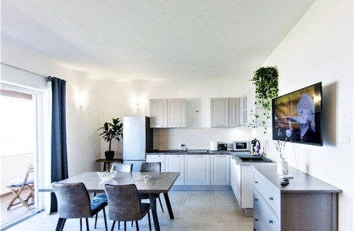 Tkon Apartment | Apartment with a Sea View