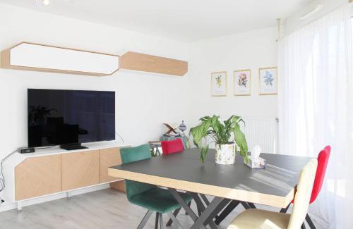 Bagnolet Apartment | Apartment with balcony at the gates of Paris