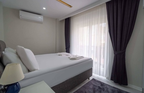 Antalya City Centre Apartment | Apartment with Balcony Close to Beach in Muratpasa