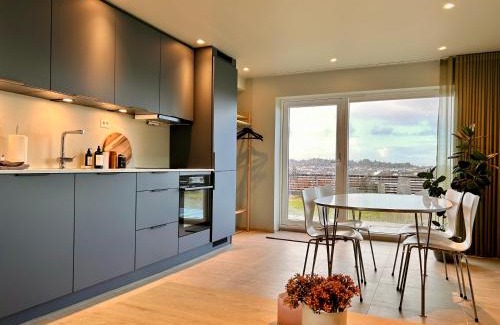 Haugesund Apartment | Apartment with garden and sea view
