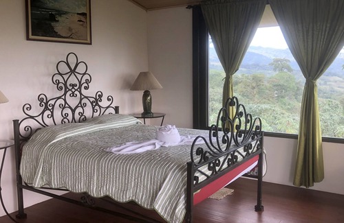La Fortuna Apartment | Apartment with Incredible Panoramic Lake & Volcano View