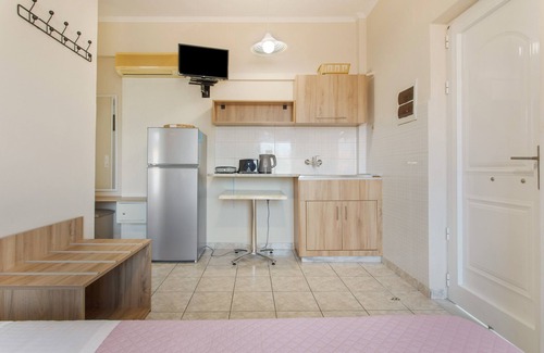 Kalamaki Apartment | Apartment ' with Mountain View, Wi-Fi and Air Conditioning