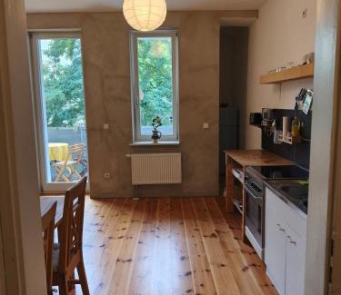 Suedvorstadt Apartment | Apartment with old building charm