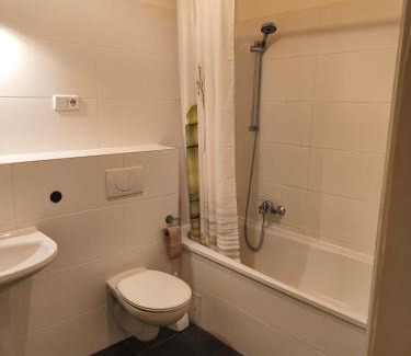 Suedvorstadt Apartment | Apartment with old building charm