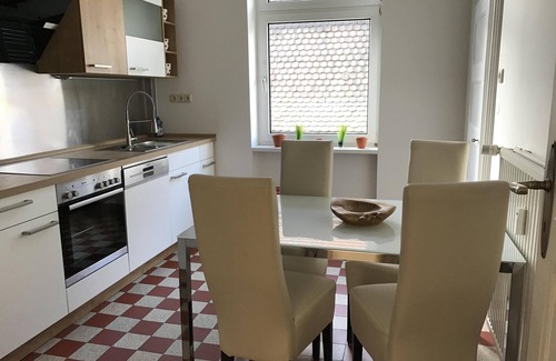 Kostheim Apartment | Apartment with old building flair