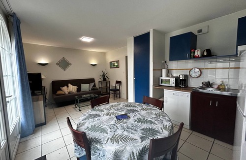 La Roche-Posay Apartment | Apartment with Pool, 200m from the Spa