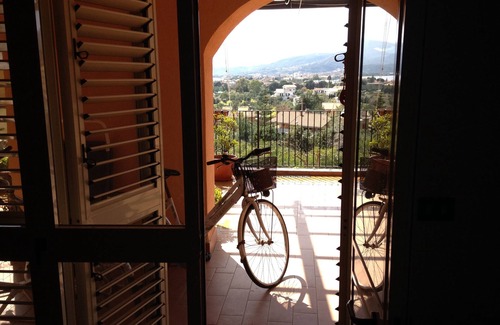 Calalunga-Pietragrande House | Apartment with panoramic veranda near the Pietragrande cliff