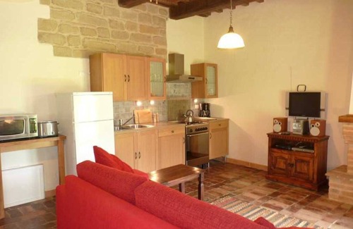 San Ginesio Apartment | Apartment with rustic charm and amazing views of the Sibillini Mountains