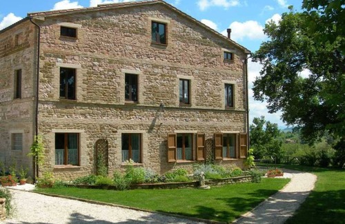 San Ginesio Apartment | Apartment with rustic charm and amazing views of the Sibillini Mountains