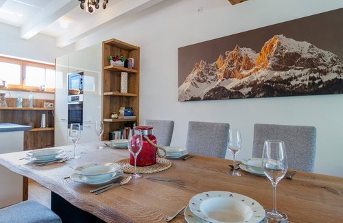 Schonbach Apartment | Apartment with Sauna and Ski In/Out