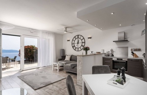 Ripenda Kosi Apartment | Apartment with stunning sea views and views of the island of Cres