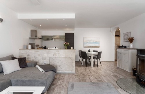 Ripenda Kosi Apartment | Apartment with stunning sea views and views of the island of Cres