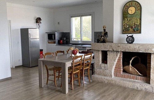 Pietrosella Apartment | Apartment with superb sea view 200m from the beach and 10m from Porticcio