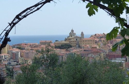 Imperia Apartment | Apartment with terrace, pool, sea view, large garden - free parking+ WIFI