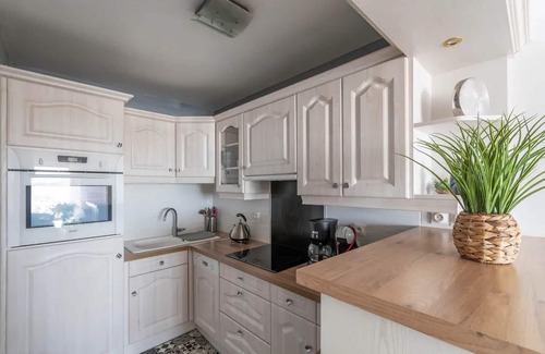 Cotes d'Armor Apartment | Apartment With the Sound of the Waves - sea view