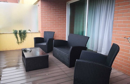 Furadouro Apartment | Apartment with view and pool access 900 meters from the beach