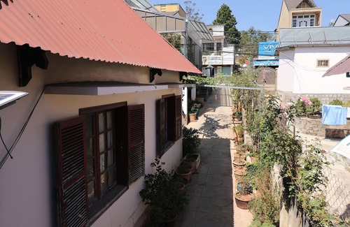 Da Lat Apartment | apartment with game console + big screen, chill garden