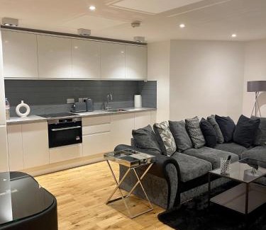Billingsgate Apartment | Apartment Zone 1 Monument