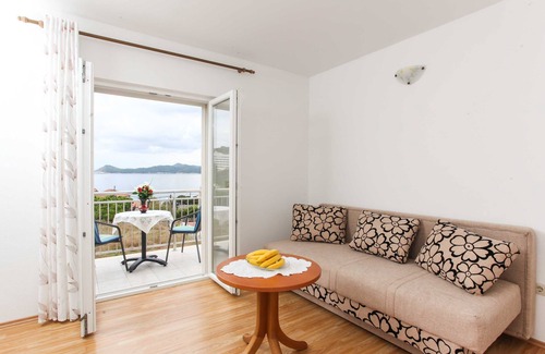 Lopud Island Apartment | Apartments Ana Lopud - One-Bedroom Apartment with Balcony and Sea View - 3 (1 floor)