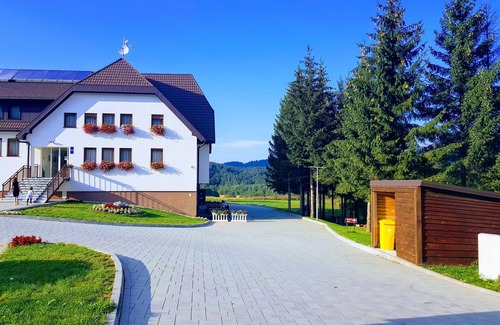 Vrelo Korenicko Apartment | Apartments and rooms Danijel, (16386), Vrelo Korenicko, hr