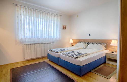 Vranovaca Apartment | Apartments and Room Robert