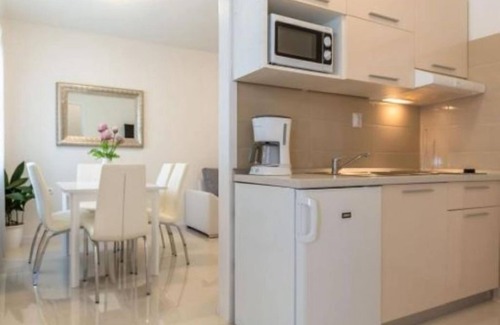 Istok Apartment | Apartments and Room Tattoo (111881-A3) - Makarska